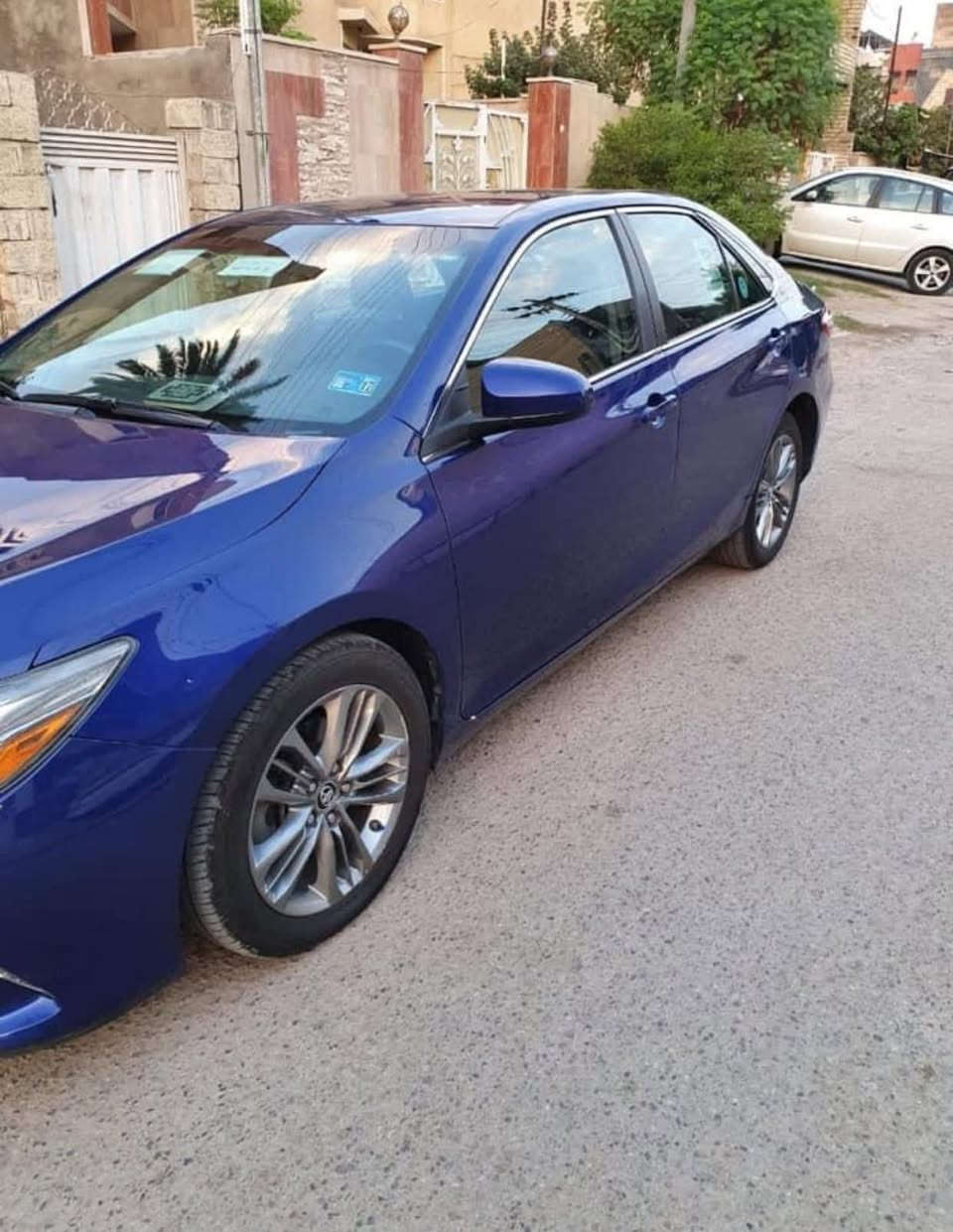 السلام عليكم ورحمة الله وبركاته
كامري للبيع 

رقم دهوك دولي شرط تحويل وغرامات

السعر 137 ورقه بيها مجال

موديل 2016 

لون نيلي

فئة : se  

شفتات ستيرين

كامره شاشه 

ماشيه 160الف مايل

 كير محرك شرط

تبريد تدفئه

صبغ جاملغ وباب وبنيد

شرط بدون دواخل

المكان العلم الهاتف : ‭ ***********
