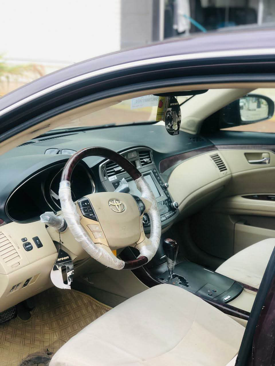 ئەڤەلۆن ساق لۆک لۆک 
ساق ساق
سەیارەکە زۆر لۆکە هی ماڵە

حیزام بۆیاخە لەسەر ساقی بە شەرت

2011

مارۆنیە

فوول فووول limited

250 مەسرفی نیە

سەوتی دیجیتاڵ و ئەمانەی نیە مەکینەی وەک شوشەیە

کەلار

0777 885 8481
موشتەری نیت سەرمان مەیەشێنە
