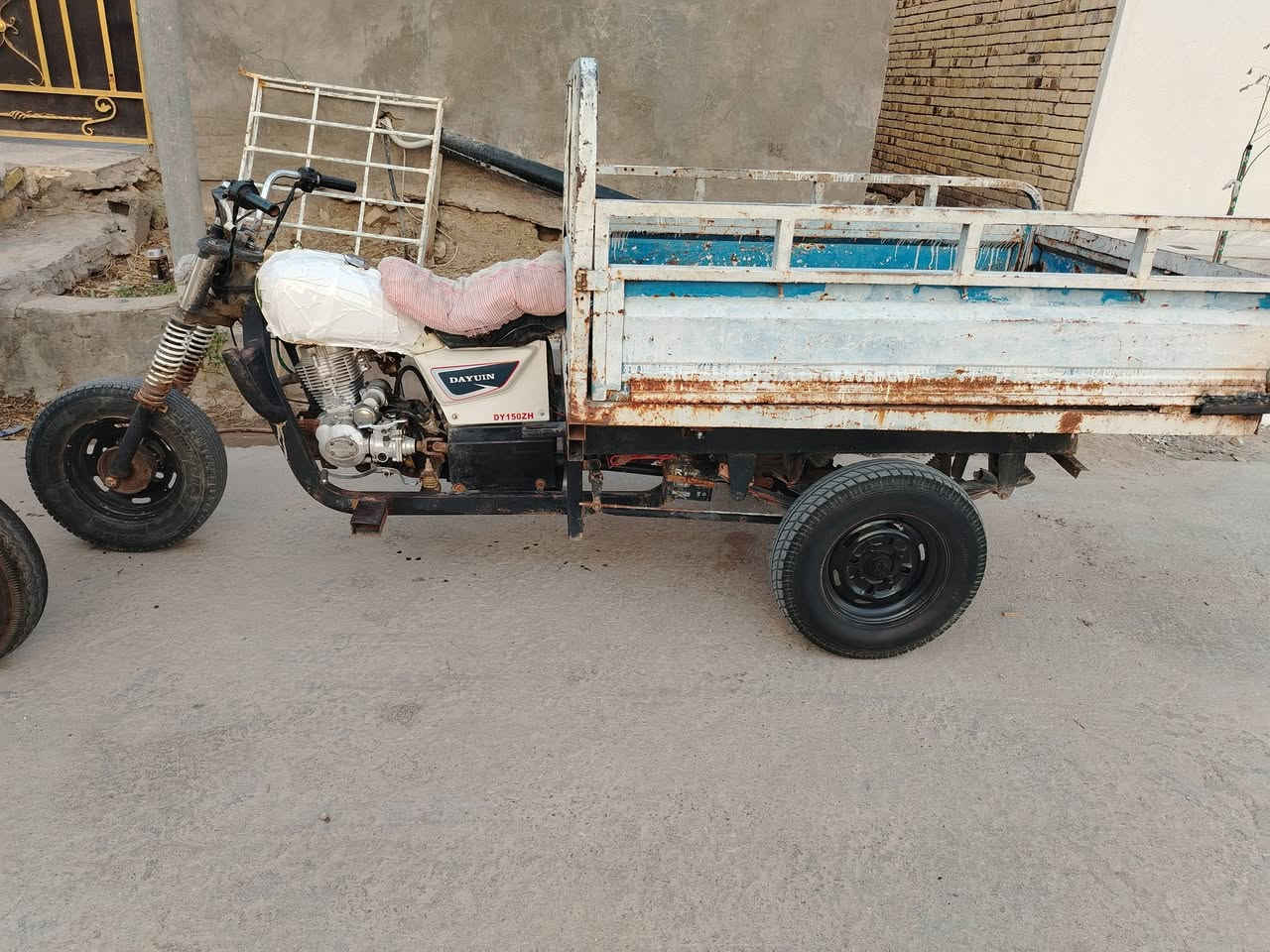 سلام عليكم ستوته اوراق اصولي بس بيها 3 ورقات استنساخ كامله وجاهزه من كلشي انكر سلف واطلع وين ما جان موديل 12 سعرها 850 المكان ناصريه مركز
***********
