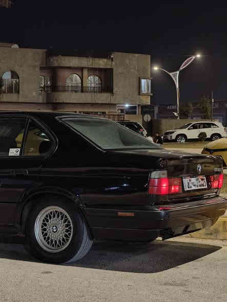 السلام عليكم
بي ام موديل 1991 525i اوتو محرك كبس لا صرف ولا بخار ما بيه ضرر قوي ولا دواخل بس معجون تصفيات 
سنويه لل29 رقم اربيل هزه فحص جديد قبل كم شهر سويتهن كامله بدون نقص داخله نظيف
السعر 65
رقم تلفون : ***********
