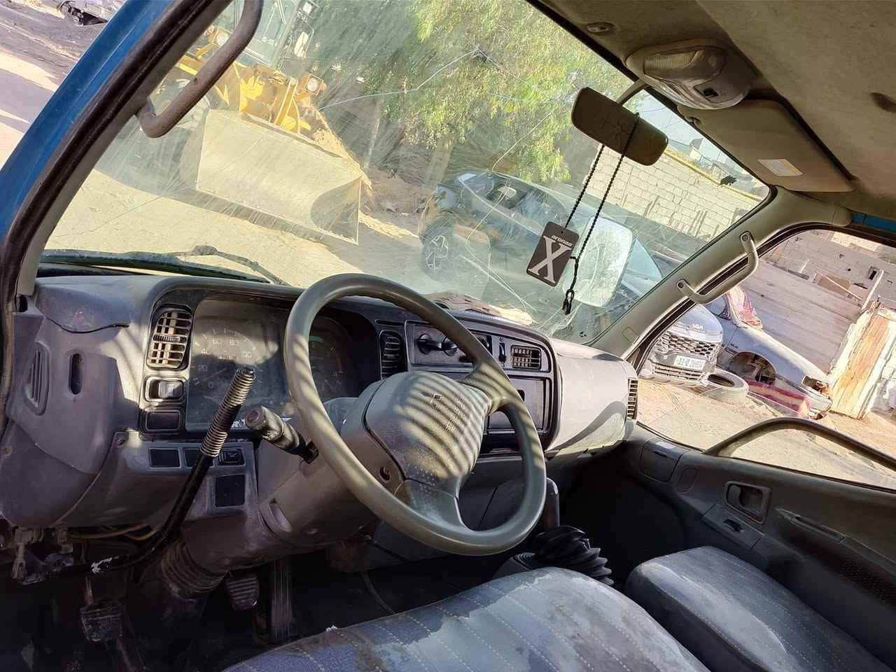 السلام عليكم سياره كنتر بزون البيع سياره جهازه من كلشي  كهربائيات كله شغاله سياره بسمي مشروع وطني  موديل 1992 سنويه لغايت 29 سنه رقم بغداد  سعر 135$ رقم الهاتف ***********
