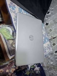 لابتوب hp  بمزاضفات  معالج i7 جيل 8  رام 16 ddr4  Ssd 512  حجم الشاشة ...