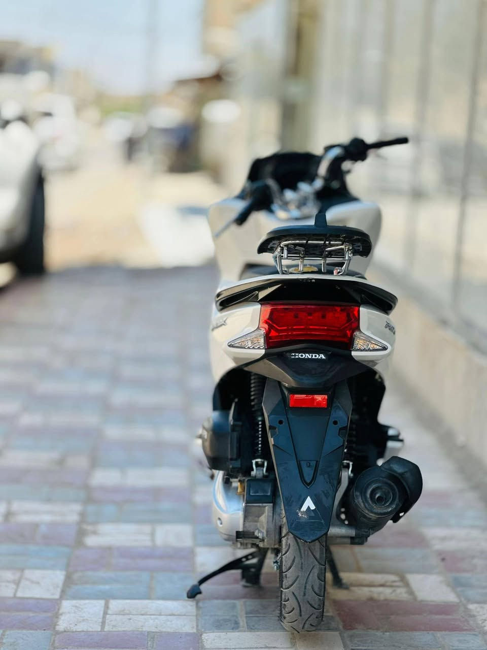دراجه للبيع جيل ثاني السعر  مليون 500 وبيها مجال شي بسيط مال جناي مكاني مدينه الصدر الرقم ***********

