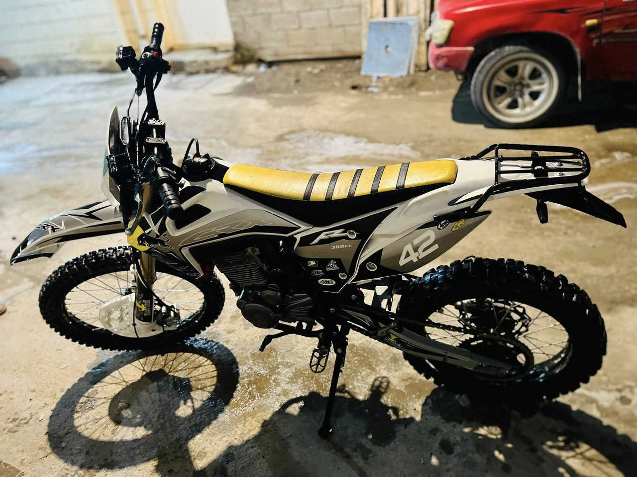 السلام عليكم قفاز CRX موديل25 للبيع مكينة 300
الدراجة نضيفه  تجي تشوف كدام عينك شعله معدل 

مفولة مكاني سامراء السعر 1500 وبي مجال ***********
