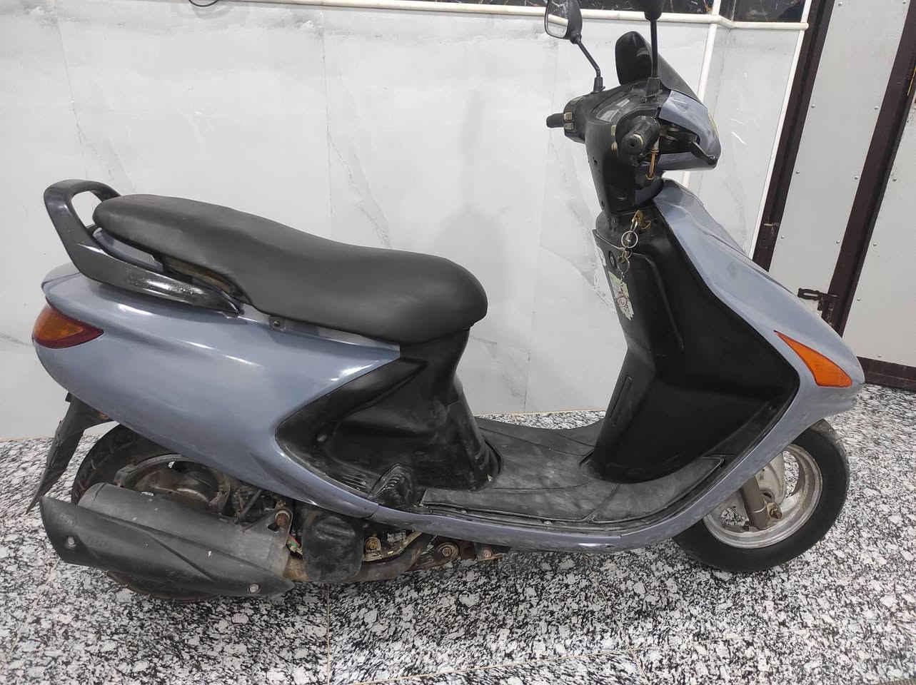 السلام عليكم دراجه فراشة البيع 
امبدل بوش وبستم كهربائيات كله شغال سلف هندر
دراجه مكفوله اوراق سعر 350 🔒🔒
***********
