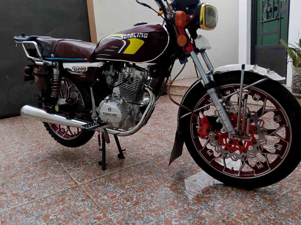 السلام عليكم دراجه ايراني مديل 25دراجه كلها شغال شاشا اكترونيه كلها مفوله مابيه نقص شي منفيس سويحات تخم مزوده  وضع شركه مكاني سامراء 
السعر550بيها شويه مجال 
مستعجل مستعجل مو تكلي ليش هيج مناسبه كلش مستعجل 
***********
