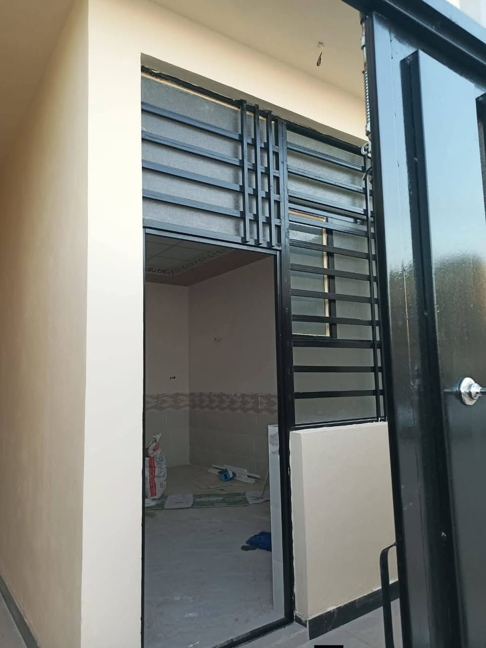 ياالله 

يوجد لدينا بيت للبيع حي ميسان قطاع 32شارع 12متر مساحه 100متر يحتوي على غرفه وصاله واستقبال ومطبخ وصحيات صب كونكريت ارضيه بورسلين جدران سيراميك سقوف سي إن سي سحبات ملكيه فخمه السعر المطلوب خاص 

للاستفسار والمعلومات الاتصال بنا ع الارقام التاليه 

***********

***********

***********

او مراجعه مكتب ألروان للوساطه العقاريه والمقاولات العامه 

عنوان المكتب حي ميسان ع الشريط قرب صيدليه الشراع مقابل الاستداره مباشر 

عندك بيت عرصه للبيع راسلنه وات ساب وتدلل 

مستعدون لشراء الدور والعرصات حي ميسان فقط
