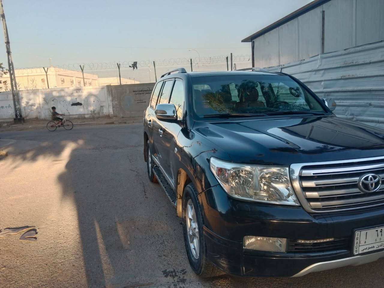 لاندكروز VXR . 4.7 / 2009  مواصفات لكزز  8 سلندر ك كفالة عامة من الضربة والصبغ كير ومحرك رقم مميز صلاح الدين السعر 290 (***********)
