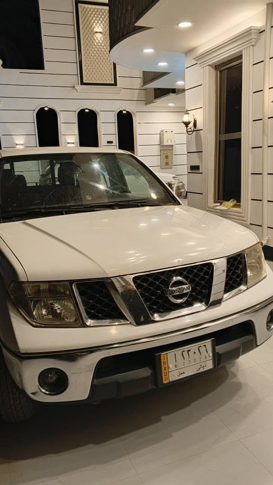 بسم الله الرحمن الرحيم
سيارة نافارا استلام شركة باسمنا من دخلولها الى العراق كير عادي محرك بلادي لا تنقيص ولا تبخير حدادية ممتازه وجيده جدا . اطارات الخلفية نوعيه ممتازه والاماميه نص عمر . دواخل السياره على وضع الشركة . تدفئه تبريد ممتاز. السيارة لا يوجد بها اي صبغ مكفوله من الصبغ ولكن بها اقل من الشبر في البدي الايسر تعديل بارد . المسافة التي قطعتها السيارة 262 الف . السعر غير قابل للنقاش . للاتصال *********** المقدادية, ديالى
