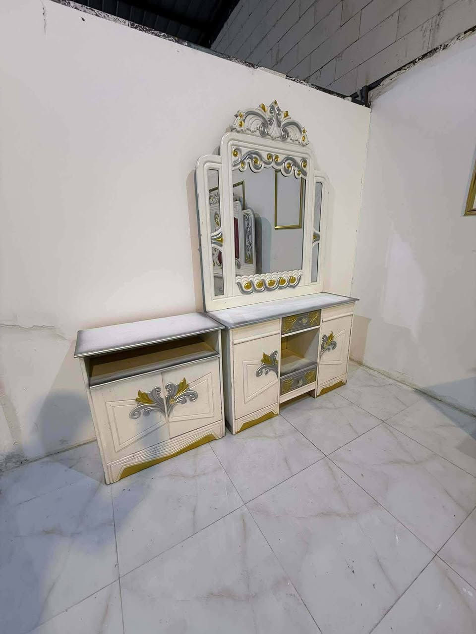 غرفه صبغ حراره ابيض
السعر ٨٥٠ وبيها مجال 
شد نقل داخل بغداد مجاني 
نضافه ٩٠
تسع قطع
#غرف #صعدوا #مستخدم


**إذا كنت صاحب هذا الإعلان وتريد حذفه لأي سبب، رجاءا أرسل رسالة إلى الدعم الفني**