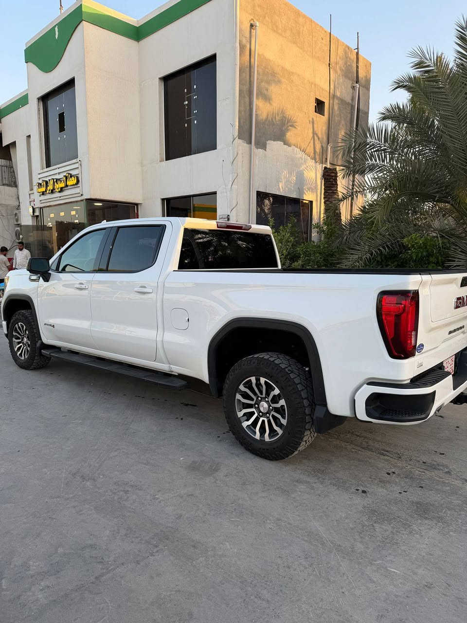 GMC
GMC سيرا 
الموديل ٢٠٢٣ 
ماشي ٢٤ 
السيارة فئة AT4 
محرك ٣٠٠٠ تيربو ٦ سلندر ( ديزل ) 
فول مواصفات بااستثناء البانوراما 
صور الحادث بالمنشور 
السيارة بدون صبغ وتبديل وبارد وشخوط ورصعات 
ابيع مرقم وكامل حاليآ كاتي دخول جديد 

السعر ٣٣٧ وبي مجال 

***********

