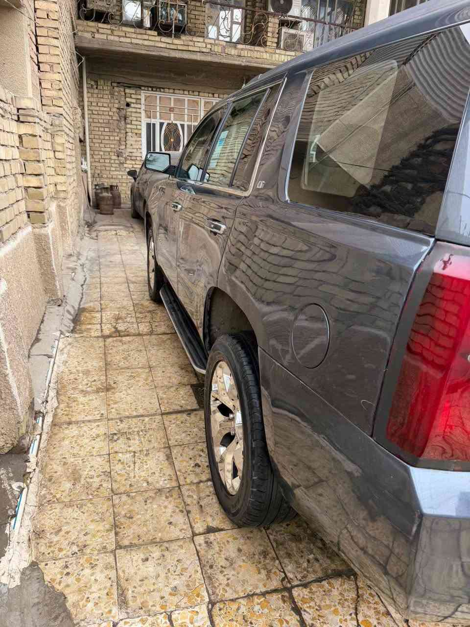 تاهو ١٩ وارد امريكي
فئة lt

ماشية ١٢٠ الف ميل

ضربتها جهة السايق مصبوغة والبنيد جارد الصبغ

السعر ٢٩٠ ورقه

الاتصال ***********
