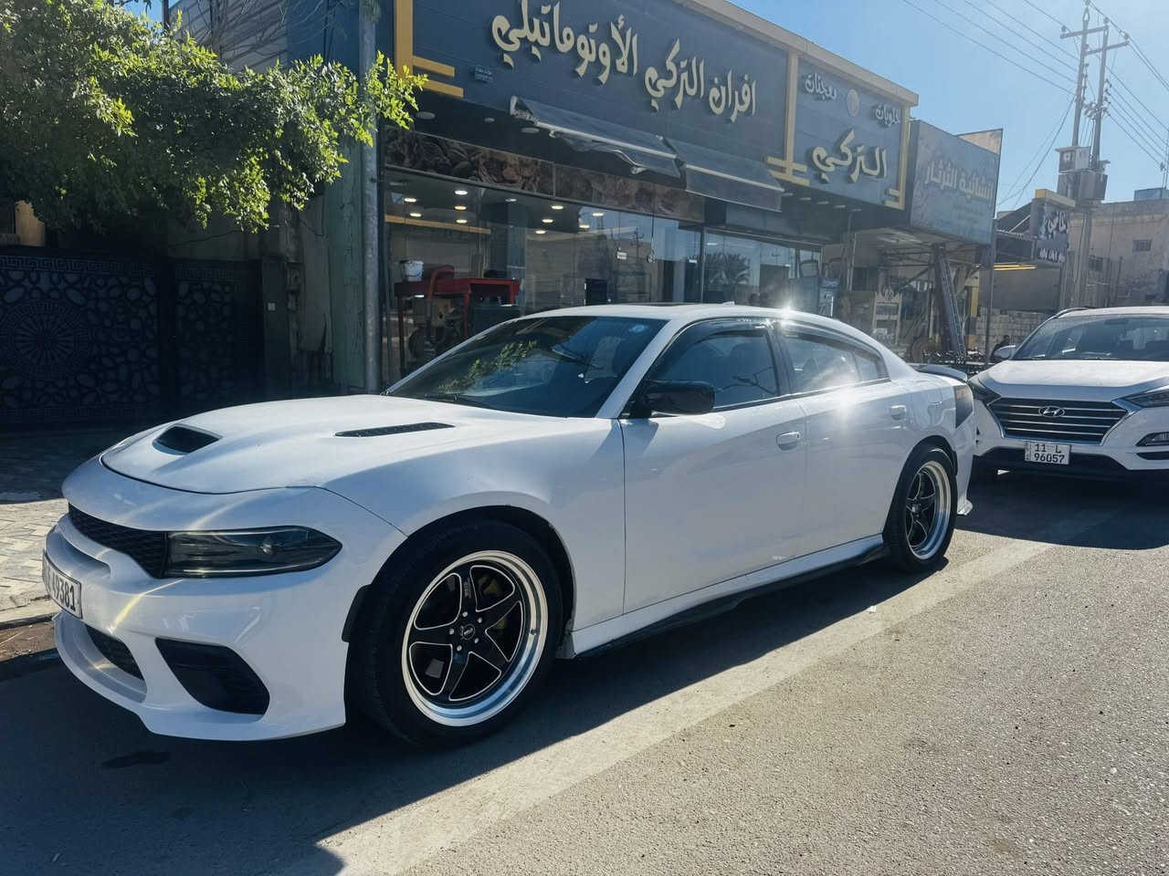 سلام عليكم دوج جارجر للبيع موديل 2022 اصل ارتي ماكس /RT 5700
حادثه جاملغ وبنيد مقدمه شاصي ايسر  سحب + مقدمه لغده معمره 

بيه صبغ نص جاملغ وبنيد فقط 

مواصفات سياره ارتي ماكس فول مواصفات عدا الرادار الامامي 

فول فتحه 

كشنات تدفئه تبريد جلد حضن 

كشن خلفي تدفئة

مري قلاب رادار تعتيم 

رادار جانبي 

خزن كشنات 

شاشه كار بلي 

سياره جاهزه 

حجر بيئة مرجعة بلاد 

حدادية جديدة 

عليها منظومة غاز. يعني تنسه الدونز والصرف 

السياره ماشيه 43 الف ميل قابل للزياده 

تخم تاير جديد خلفي 315 

امامي 275 

باتري جديد 

تخم ويل جديد 

وما داخله لا حلبه سباق ولا تفحيط 

مكاني فلوجة 

السعر 

195

وبيها مجال بسيط  

***********
