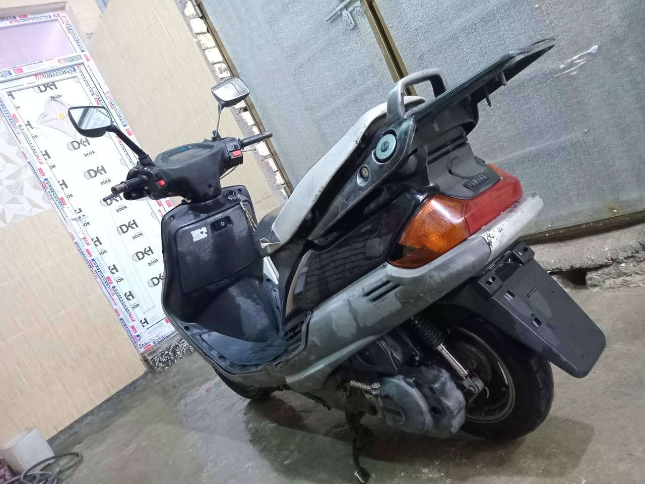 ياماها فضائي فراشة سرعه ١٠٠ ياباني اصلي كفاله عامه من كلشي دراجه برغي ما مفتوح بية وكله بلادية وكله شغاله اي نقص مابية  صاله ٦اشهر نزلته رنبة على ايدي محرك مكفول اوراق كامله السعر قفل ٥٥٠ مكاني مدينه الصدر ***********
