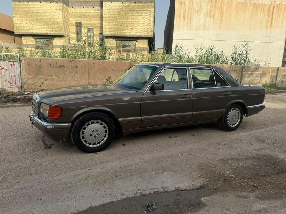 من رخصة الادمن مارسدس ٣٠٠ موديل ٩١ رقم بغداد بسمي سنويه جديده ورقم جديد بدون تعمير السياره بلادية  فقط صبغ  سلايد روف طكتين مكينه وكير جدد بدون تبخير  جاهزه من حداديه تبريد شغال  كشتات كهربا  غرفته
 البلادية هاي  جلد جوزي  دواخل المكينه والجنطه جدد  بس السلايد يطكطع الدكمه مالته ايرادله تنضيف يمكن  مكاني بابل مسيب *********** وليد  عارضهة ٧٨ وبيهة مجال ع الشوف لحد يعاملني بالتليفون السياره مو سعرهه رخيصه عارضهة
