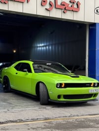 للبيع فقط  دوج جالنجر  اللون المميز 🍏 موديل 2015  محرك 6.400 v8 🚀 سيار...