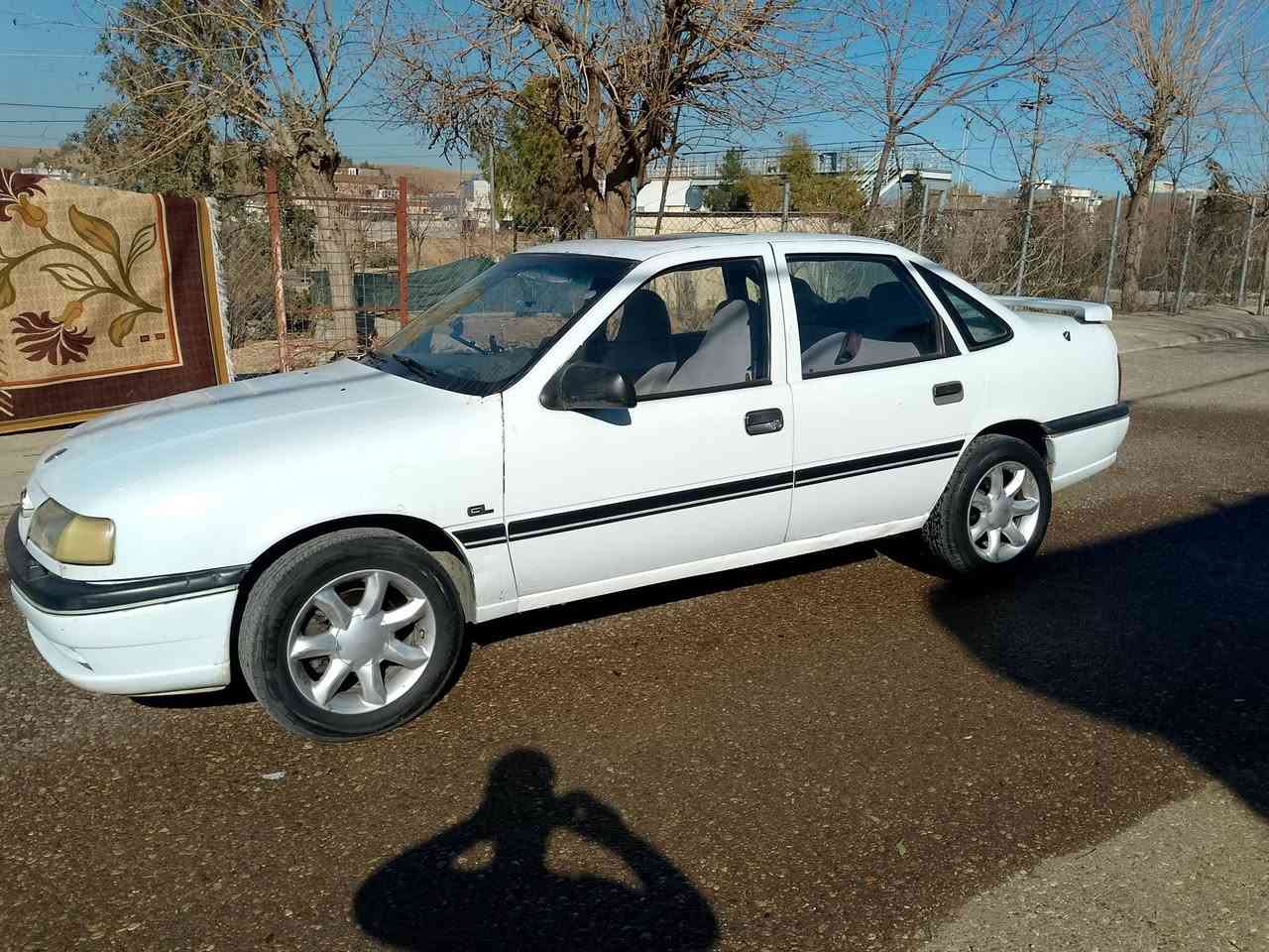 ئؤبل فيئكترا 1990 مةكينة 20 
گيئر عادى ... رةقةم هةوليئر 
گيئرو مةكينة بةشةرت هيج نةقسى نية 
دةفتةر بةنزينى هةية بةناو خؤمةيةوة تةحويل و غرامة بةشةرت 
تااا 2030 سةنةوى تازةية 
نرخ 45 گةلا 
شوين قرةنجير نزيك كةركوك 
***********
