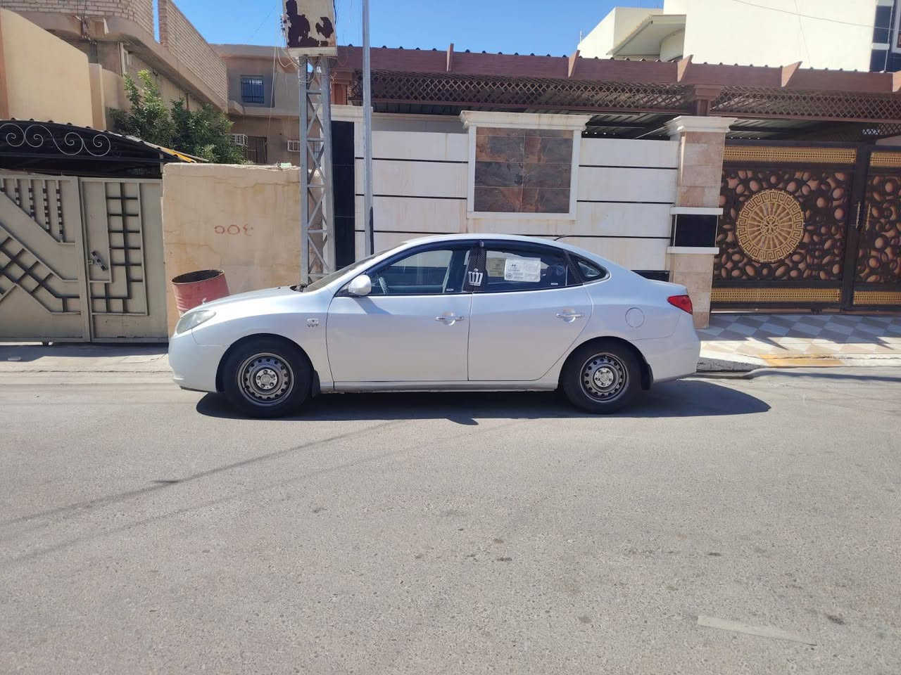السلام عليكم للبيع افانتي 2007خليجي دكشن عالي السياره بيه طخه بل جاملغ خلف السائق بسيطه بيه كم قطعه صبغ ابيع حزام سياره حلوه وجاهزه اي نقص مابيه كير محرك صدر تبريد جاهزه سياره بنضافه الصور داخله جديد السعر 85بيه مجال مكاني فلوجه متواجد واتساب واتصال ***********
