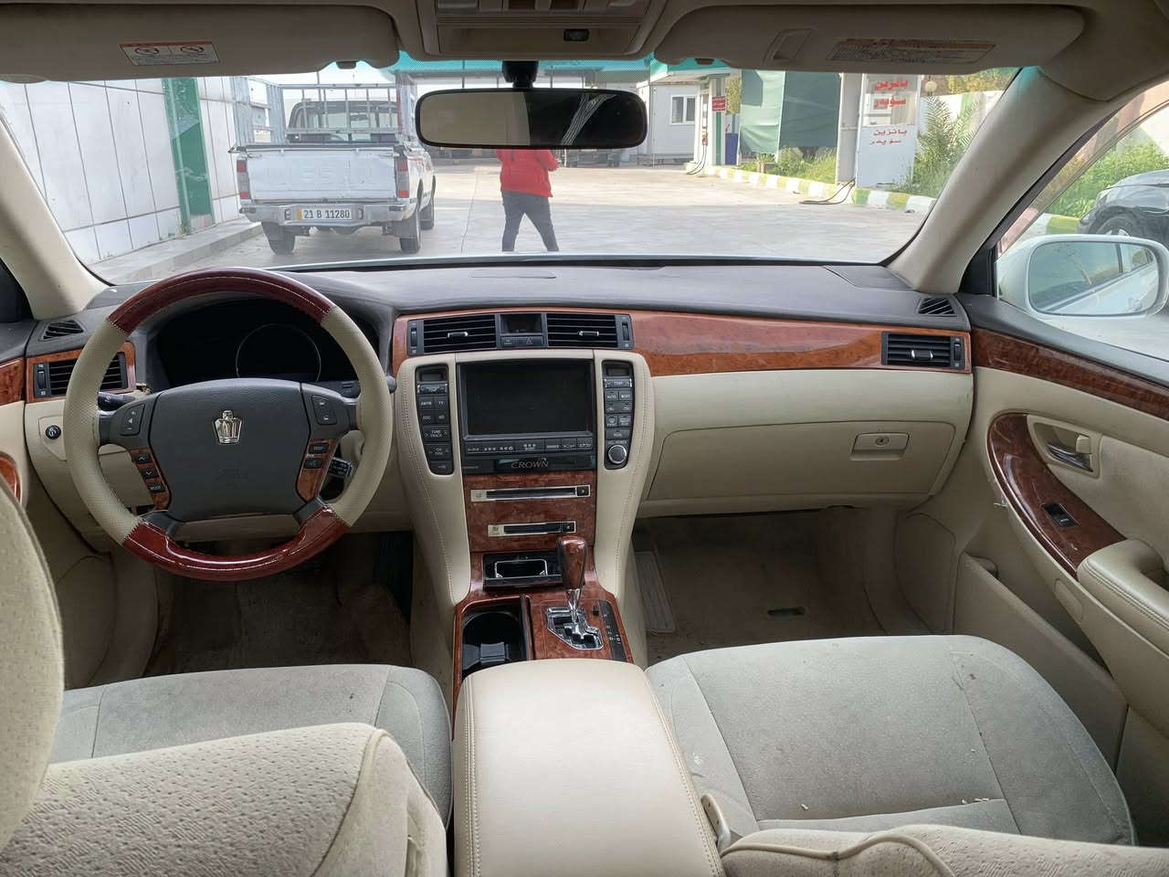 شاهینە  بــڕاوە بۆ فرۆشتن 
٢٠٠٦ 
سێ دگمە
١٨٠  گێر گەورە مەکینە بجوک
شاشە و کامیرە 
تەبرید سارد و گەرم ئیش ئەکا
بێ مەسروف 
٥٤ $ گڵاو مەجال
لە کەلارم
***********
