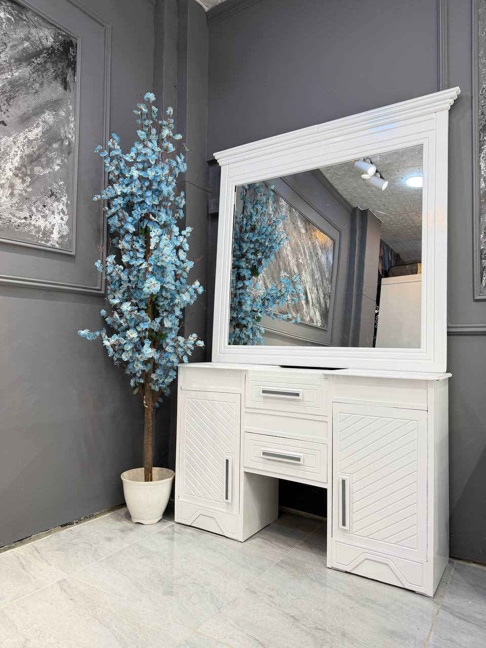 � بسعر: مليون دينار عراقي

🔅 تفاصيل الغرفة المرمريّة 🔅

🔺 خارج MDF سماكة 4 ملم
🔺 داخل صاج سماكة 3 ملم
🔺 صبغ حراري درجة أولى

😍 عدد القطع: 7 قطع

🔺 1/ جرباية قياس 160 × 200
🔺 2/ ميز جانبي أيمن قياس 50 سم
🔺 3/ ميز جانبي أيسر قياس 50 سم
🔺 4/ زاوية ارتفاع مترين – عرض 80 سم
🔺 5/ ميز بلازما
🔺 6/ ميز مراية ارتفاع مترين – عرض 120 سم
🔺 7/ كنتور 6 أبواب
  ▪️ الارتفاع 2.15 م
  ▪️ الطول 3.15 م

➕ القطعة الثامنة حسب الطلب (شازلون):
🔹 شازلون عادي 50 ألف ❤️
🔹 شازلون مخزن 75 ألف

🚚 توصيل مجاني داخل مركز بغداد
🔥 التوصيل يشمل الشد مجاناً

للاستفسار والحجز يرجى المراسلة خاص 📩


**إذا كنت صاحب هذا الإعلان وتريد حذفه لأي سبب، رجاءا أرسل رسالة إلى الدعم الفني**