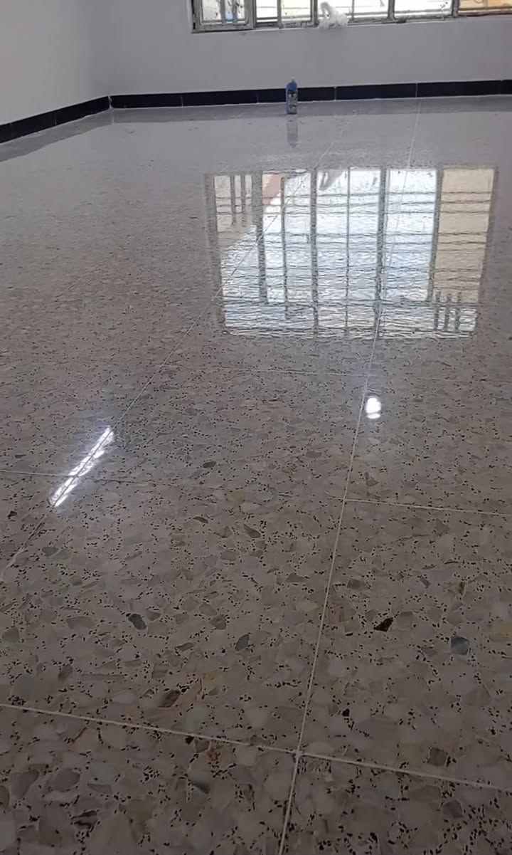 الجلي الموقعي فن وكادرنا متميز ومتمرس في مهنة الجلي الموقعي وفنونه لكافه انواع الكاشي والمرمر الطبيعي ومعالجة الكاشي القديم والمحفر وتشققات المرمر بأحدث المواد والطرق 
تنظيف وتلميع فقط للكرانيت والبورسلين والسيراميك بأحدث المواد الايطاليه 
#بأنسب_الاسعار. درجة اولى يرضي الله كافة مناطق بغداد
بادارة ابو أيليا التميمي (احمد عبد)
الخاص موجود وارقامنا للاستفسار
***********
***********
***********
