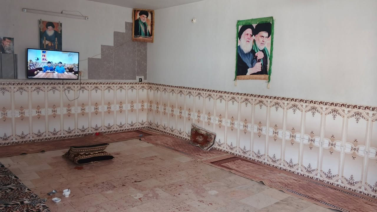 للبيع 🔑
دار سكني في بغداد – جسر ديالى الجديد / الكرغولية / شارع البزل 

📐 مساحة البيت: 200 متر🏠  الطابق: طابق واحد

🛏️ التفاصيل:

3 غرف وغرفه وحده بيه خمام

استقبال طول سبع امتار

هول

مطبخ

حمام داخلي + تواليت و حمام خارجي

🌿 المميزات:

ترك خلفي

موقع هادئ ومناسب للعائلة

💰 السعر: يُذكر عند الاتصال

📞 رقم الهاتف***********
📲 واتساب: ***********
سند ٢٥
