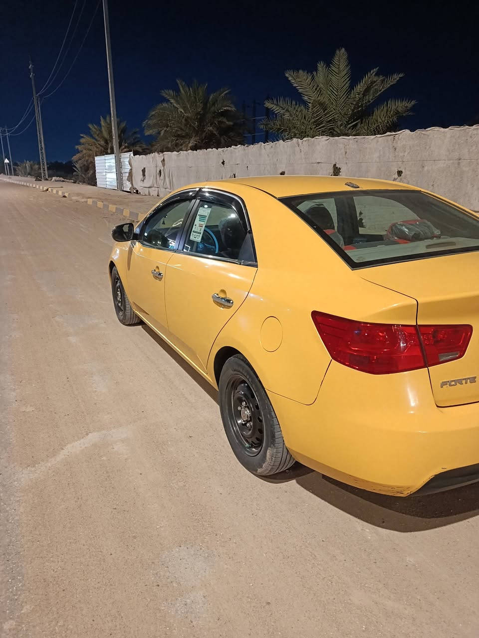 السلام عليكم كيه فورتي مديل 2012 سياره بسمي  نضافه السياره مثل ماواضح بصور  بيهه خيط تبخير سعر السياره 85وبيها مجال قليل مكان السياره ذي قار مركز انتصل عل رقم👈🏿***********مو تراسني خاص ما جاوب
