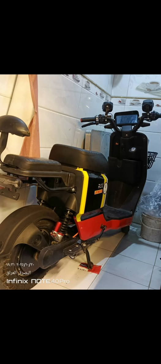 السلام عليكم
دراجه آر ١١ البيع أو مراوس 
مواصفاته
بطاريات ٥ ٣٢امبير اوياه اسويج أو بصمتين أو شاحنه أو امرايات أو سله أو كفات 
للاستفسار رقم واتساب ***********
