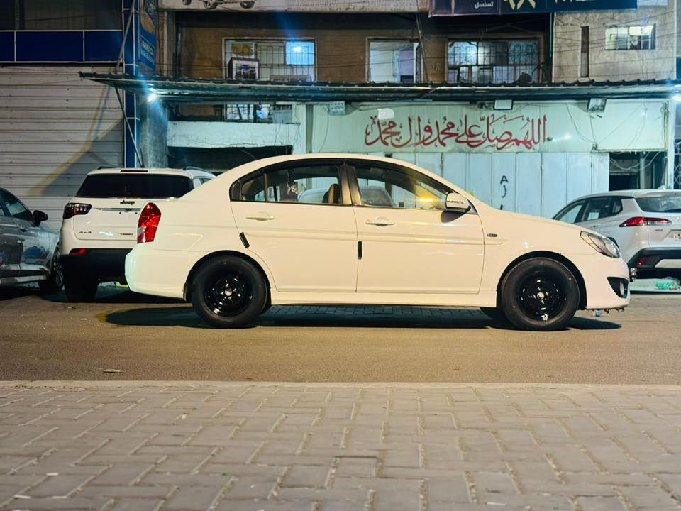 السلام عليكم 
اكسنت موديل 2011
فول موصفات سبورت كير مكينه مكفوله 
تحويل بشرط 
حادث سياره فقط جاملغ امامي مبدل 
***********
