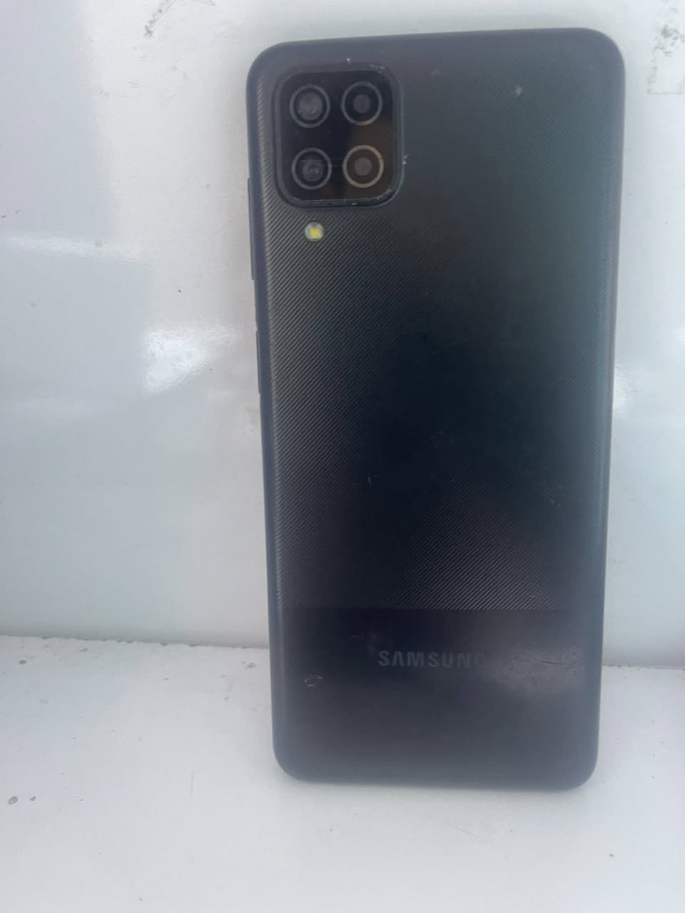 سلام عليكم جهاز اي ١٢سامسونك  نضيف ذاكره ١٢٨شحن يخبل يطول يوم ونص يله تشحنه فقط بيت مال السيمكارت ضايع تكدر تشتريه بالفين دينار  سعره ٦٠الف قفل مكاني بغداد العبيدي ***********
