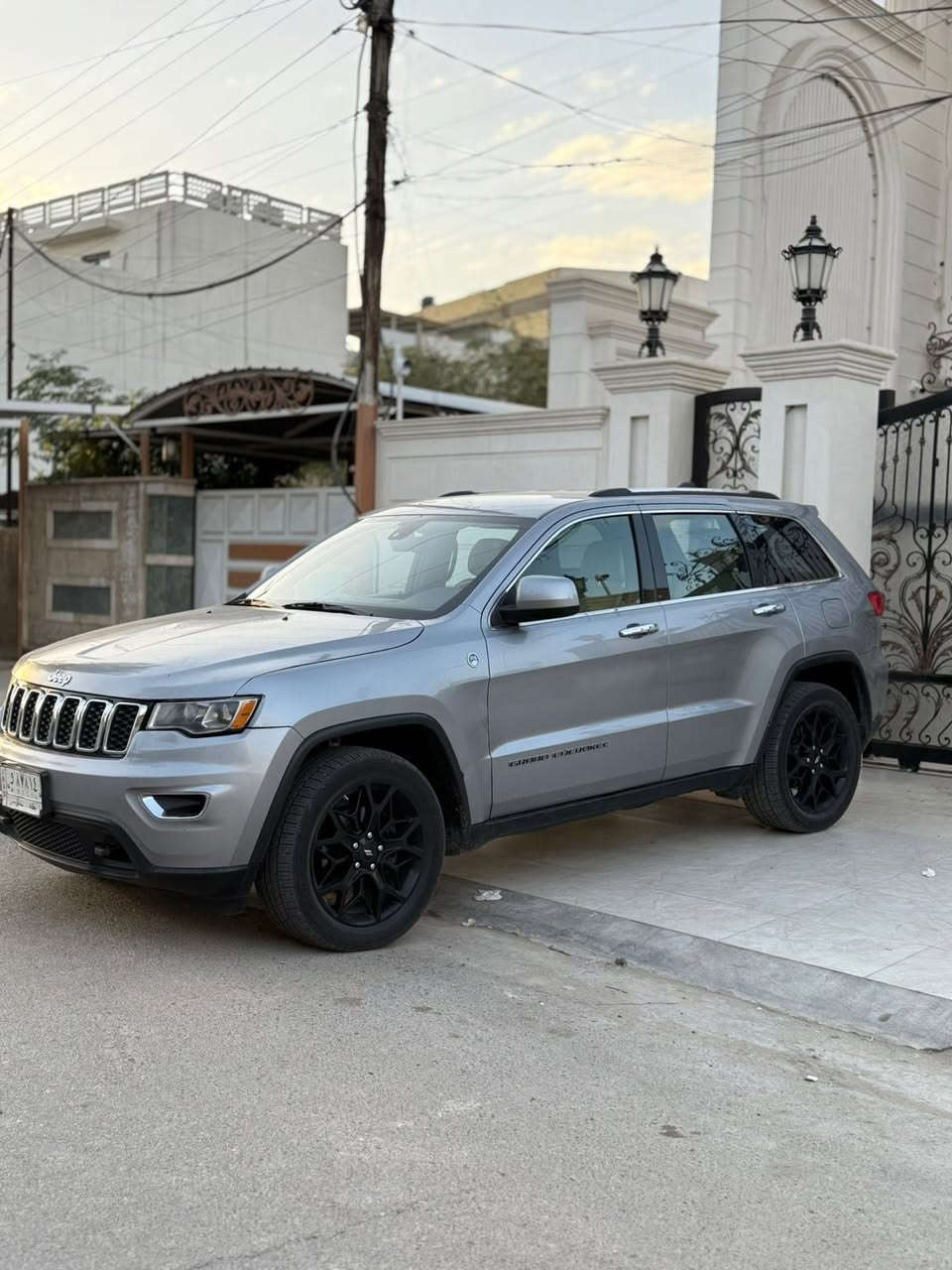 جيب 2017
جيب 2017 وارد امريكي حادثها جاملغ خلفي وقبق صندوك  بدون ايرباك وهنا ب العراق بيها ربع بنيد
فول مواصفات عدا الفتحه سياره جاهزه
العنوان بغداد السيديه
السعر 175$
للاستفسار ***********
