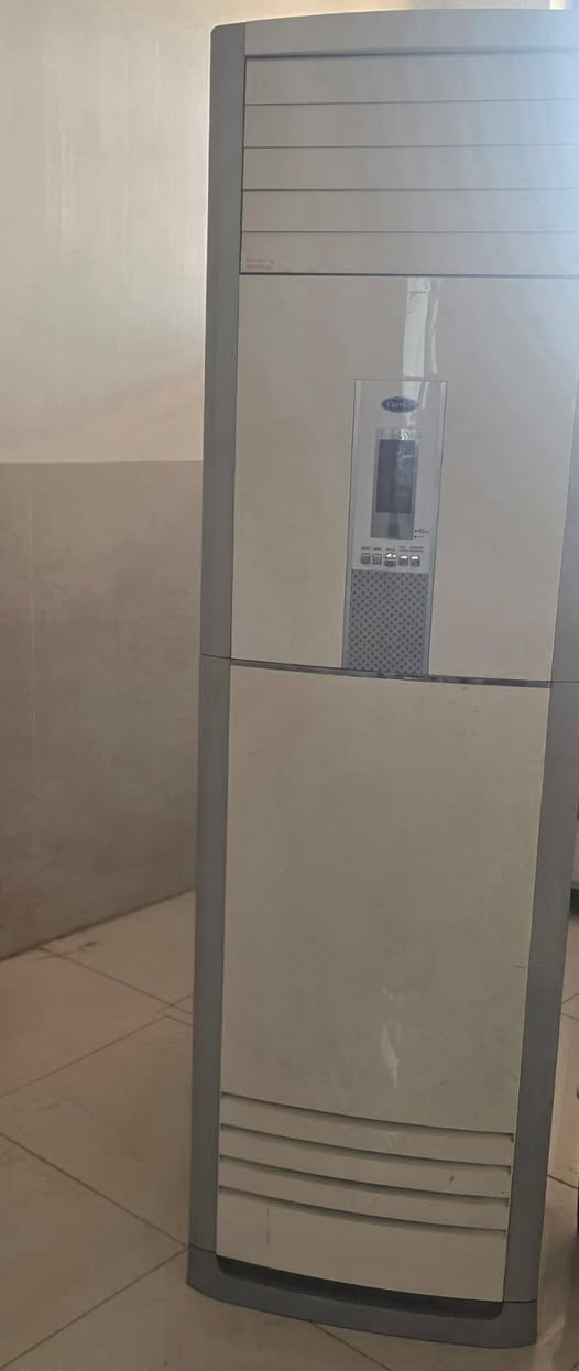 سبلت كارير ٣طن للبيع تدفئه وتبريد ثلج اي عطل مابي فقط نقص بوري 
سعر ٨٠٠
***********
