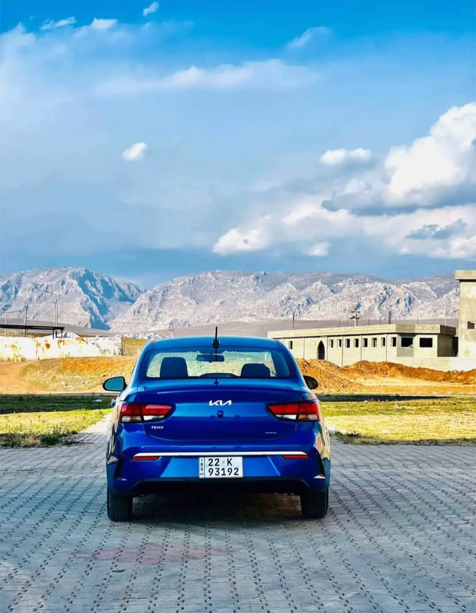 السلام عليكم ورحمه الله 
كيا ريو موديل 2023 لون جويتي 
👉🏻👉🏻👉🏻
مواصفات السياره 
محرك 1600 دوش 
تحديد مسار الشارع 
رادار امامي 
توقف ذاتي 🍂🍂
نظام ايكو سبورت نورمال 
نظام انزلاق 
نظام فحص اطارات السياره 
شاشه اعطال السياره 
شاشه جي بي اس ملاحه 
كاميرا دواره خلفيه 😎
تبريد وتكييف الهواء 
كشافات امامي ضباب 
كشنات مخمليه 
تحكمات ستيرن 
وبعد بيها مواصفات المحرك والجير بحاله ممتازه حجر البيئه اصلي 
للاستفسار اتصال هاتفي مباشره 
***********
***********
خابر وتؤمر📱
اخوكم ابو ابرار النعيمي
