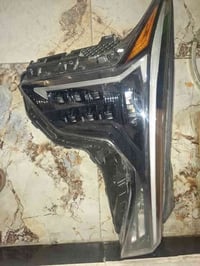 مجمع الامين للادوات متوفر لايت ٦ عدسات بلادي جهة اليمين فقط ولايت ٣ عد...