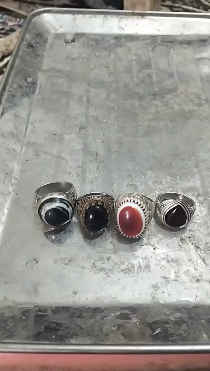 كلمن وسعره.  كله قديم صياغه ثقيله


**إذا كنت صاحب هذا الإعلان وتريد حذفه لأي سبب، رجاءا أرسل رسالة إلى الدعم الفني**