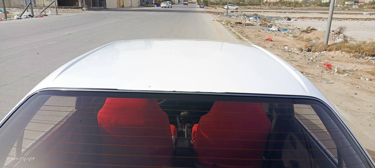 سلام عليكم كورلا موديل 93 نجف سياره بلاديه بدون صبغ بيها بارد قليل محور مكانها حولي خلف الملعب 
سعر 48
***********
