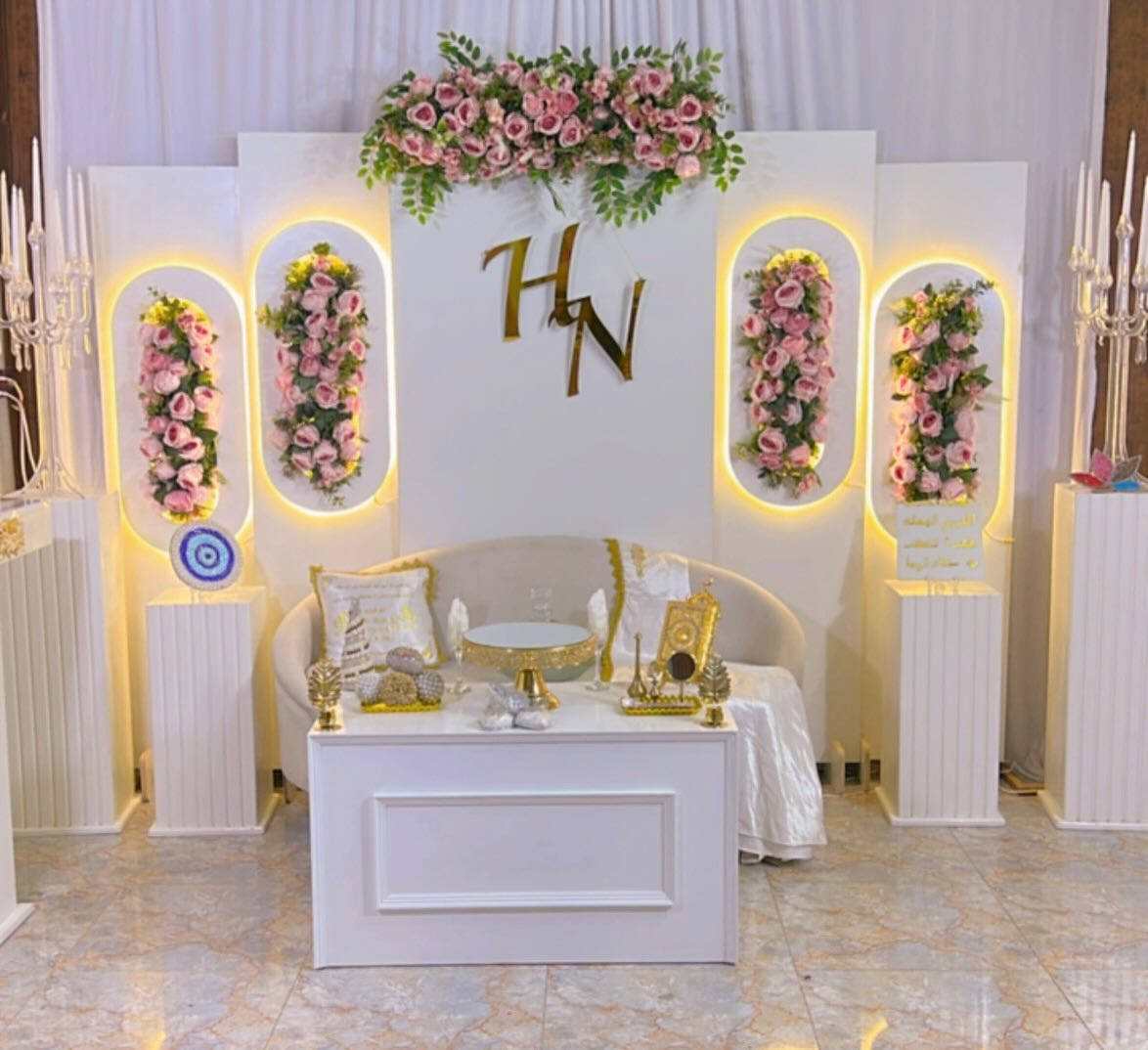 كل لحظة فرح تستحق لمسة من سناريا أشكال ألوان 🤍
نصمّم كوشات أعراس تجمع بين الجمال والرقي، بألوان تنبض بالحياة وتفاصيل تروي الحلم.
خلي يومك الأجمل يبدأ من هنا ✨.                                                    📍 ديالى
📩 للحجز والاستفسار راسلنا على الخاص - واتساب ***********
