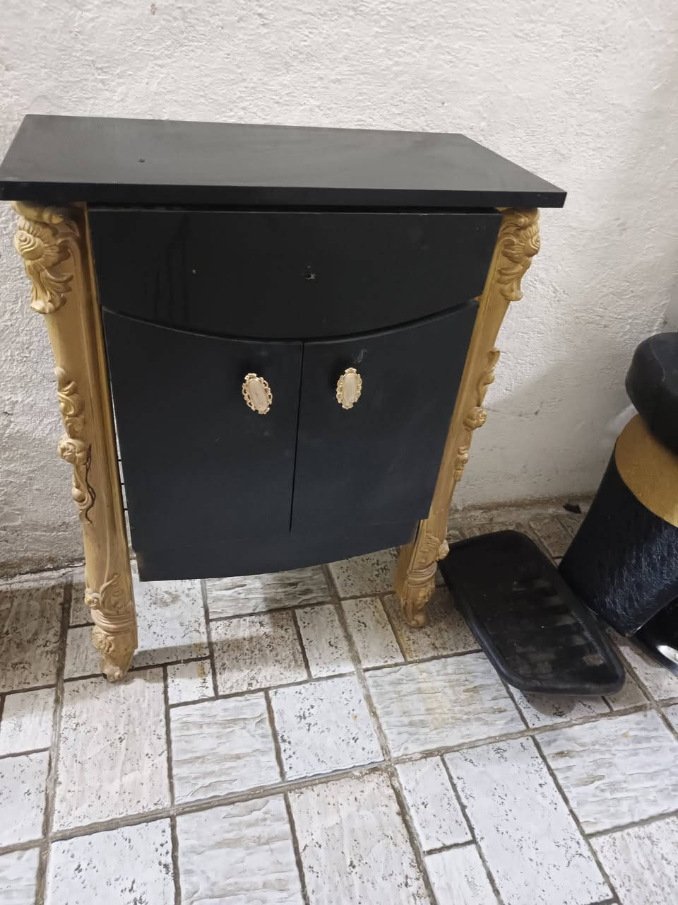 رف مع الميز نصيفات كلش
مابيهن ضرر السعر  60 عنواني بغداد الحريه


**إذا كنت صاحب هذا الإعلان وتريد حذفه لأي سبب، رجاءا أرسل رسالة إلى الدعم الفني**