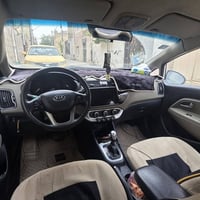 كيا ريو وارد خليجي موديل 2016حادثها  بيها 3 قطع جاملغ اليمين ولباب الي...