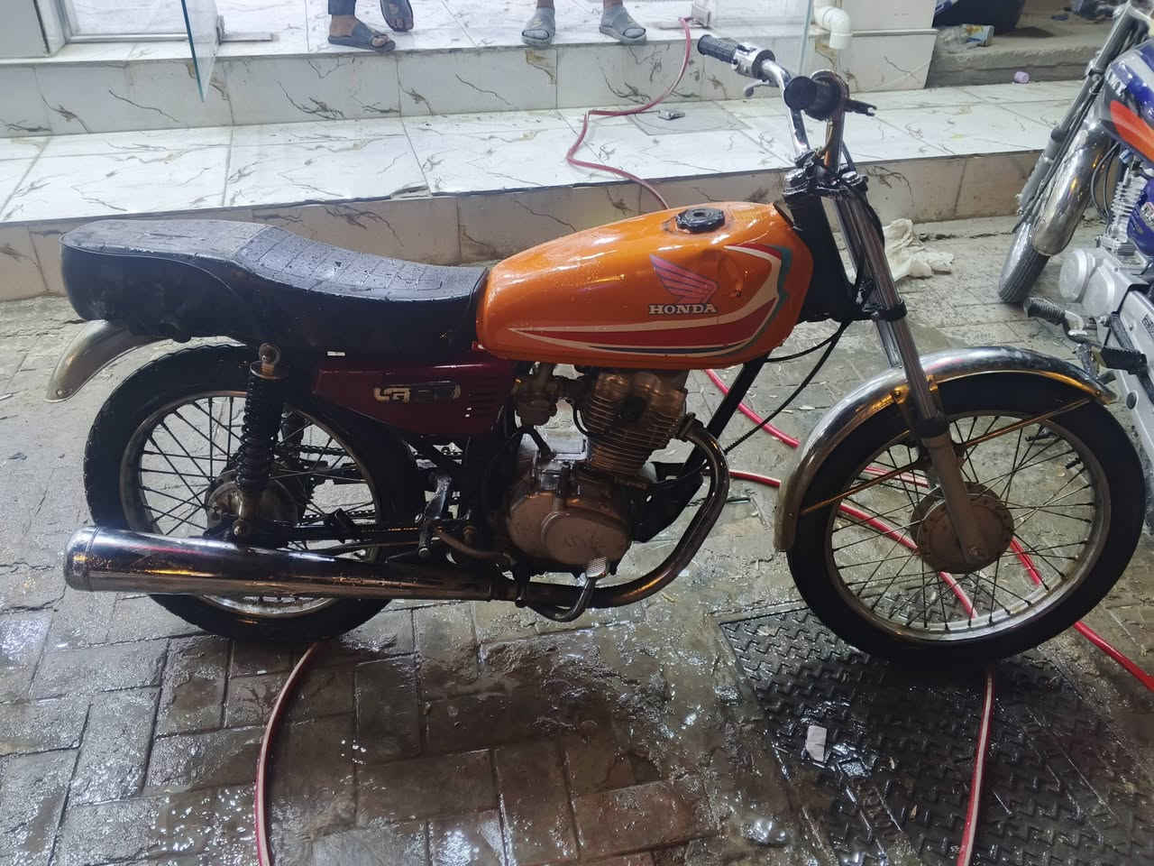 سلام عليكم  شباب دراجه نظيفه لبيع مستعجل عليه *********** وهذه رقمي
