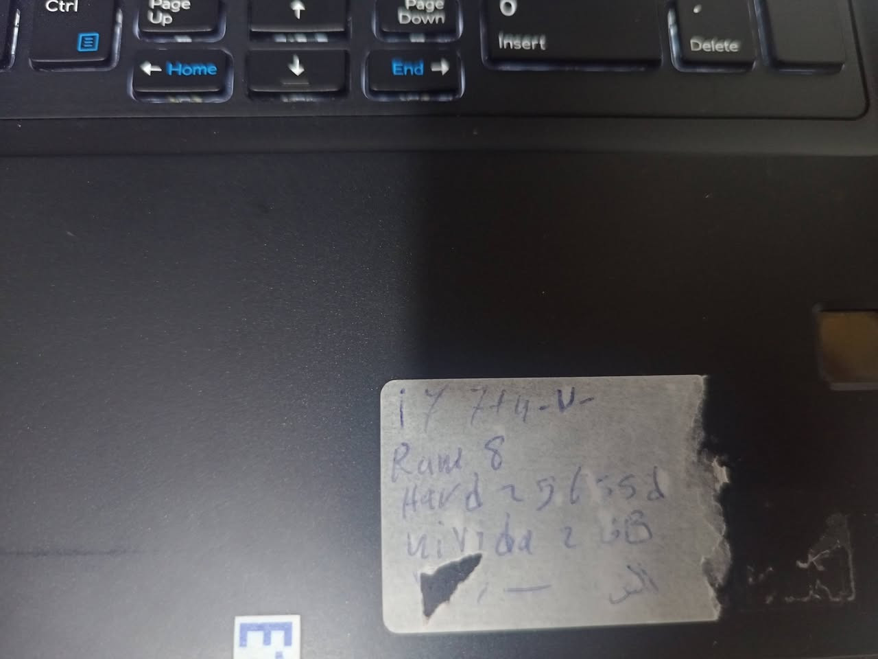 سلام عليكم 
لابتوب للبيع 
المواصفات 
i7
256G 
عشوائي 16
والباقي المواصفات معروضه بالصوره 
 سعره 385 وبي مجال عنواني الرئاسه 
رقمي ***********
