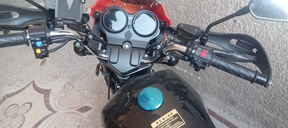 السلام عليكم 
دراجة دايوان ٢٠٢٥ مكينة ٢٠٠cc
الدراجة صارلي شهرين ماخذهه من شركة يعني اخت الزيرو بعدهه جديدة رقم بغداد بعدهه بأسم الشركة وضمانهه بيه دهن وصيانة كامل بعده رايدهه ب٣١٠٠ وبيه مجال بسيط للشراي مكاني بغداد الدورة


**إذا كنت صاحب هذا الإعلان وتريد حذفه لأي سبب، رجاءا أرسل رسالة إلى الدعم الفني**