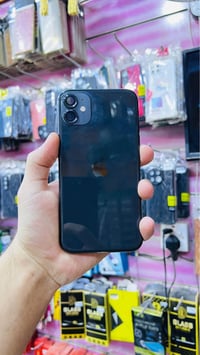 آيفون 11 • ١٢٨ • اسود