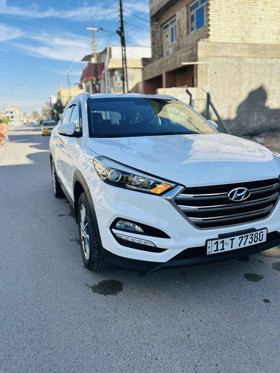 توسان خليجي موديل 18  ماشيه ١١٠ كيلو مترشخط باب خلفي وره سايق نصبغ كله الباب تخم تايرات تحكم ستيرن   جهتين مري شفط لد امامي ثلاث وضعيات قياده نورمال سبورت ايكو  سونار موجود للمنشور  رقم هاتف *********** غير متواجد على الفيس سعر سياره 182 بيها مجال
