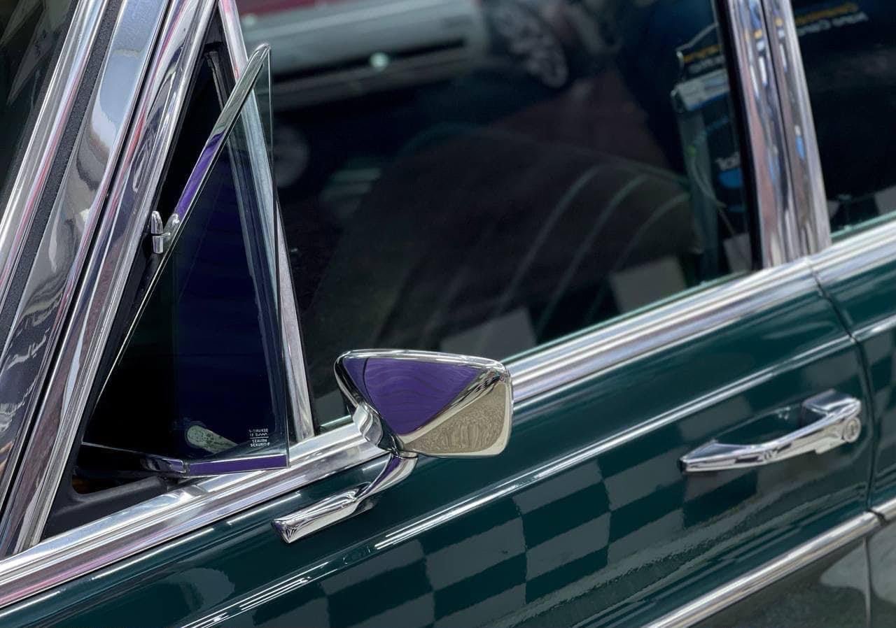مارسدس انتيكا موديل 1969 حجم المكينه 300 رئاسيه بيها مكانات صبغ رقم بغداد موقع بغداد بلديات
ممكن تذكر شنو حالة المكينه والكير؟ وهل السيارة ماشية وجاهزة لو بيها أي ملاحظات ميكانيكية حالياً؟: 
السياره جاهزه من كلشي مكينه وكير كفاله
هل بيها أوراق/سنوية/لوح بغداد جاهز، لو تحتاج نقل ملكية أو أي معاملات؟: 
جاهزه لوحات وسنويه بغداد انگليزي هزه جديده
وين موقع السيارة بالضبط داخل بغداد، وهل متوفر فحص أو معاينة قبل الشراء؟: 
بغداد البلديات
شنو آخر سعر تريدها، وهل أكو قابلية بسيطة على التفاوض؟: 
20000 دولار
إذا أكو أي شغل على الهيكل أو الصبغ غير المذكور، مثل لحام/حوادث/نفخ، تگدر توضحها؟: 
مكانات صبغ 