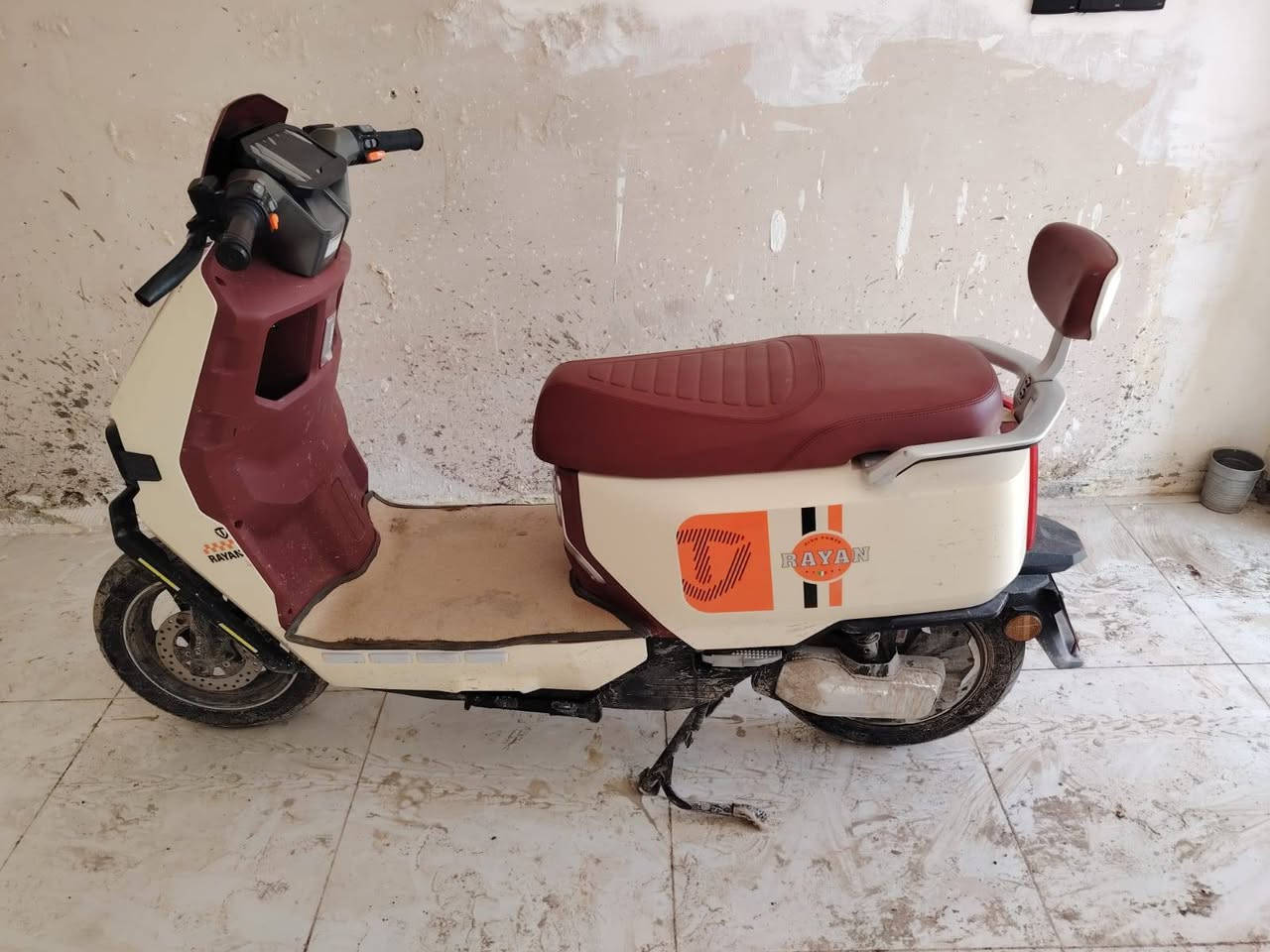 السلام عليكم عيني دراجه للبيع إنتاج شركه الريان موديل٢٠٢٦ مصار هواي  من أخذتها بشهر٢اخذتها اريدها ٨٥٠بيها خلل بس الماشه نضربت الباقي كفاله عامه للاستفسار وللاتصال ع هذا الأرقام ***********/*********** أو مراسله ع هاي الصفحه
