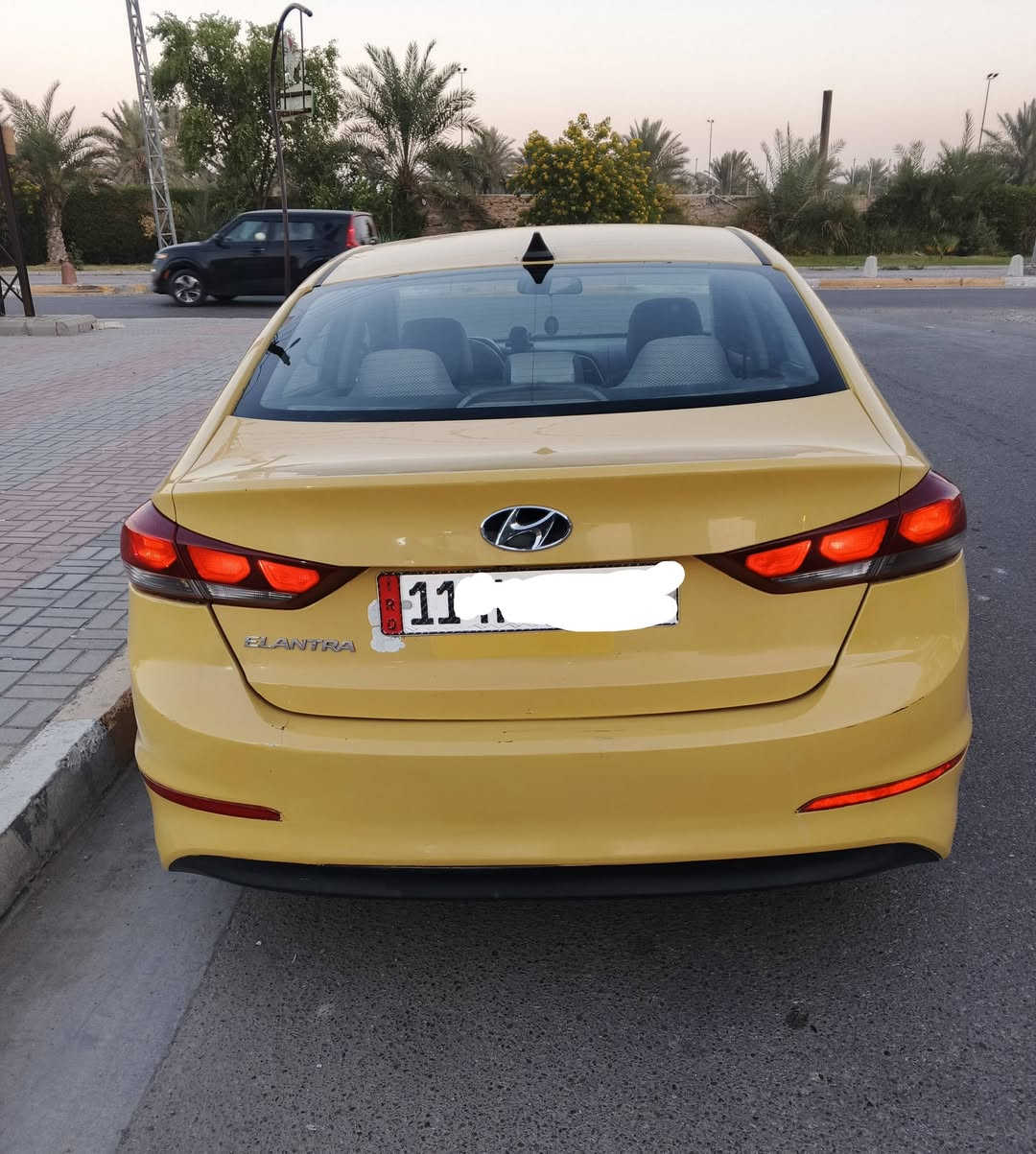 السلام عليكم من رخصه الادمن المحترم النترا للبيع وارد امريكي الحادث بنين وجاملق الجاملغ نفسه راجع 17 الرقم الجديد هيئه مصفره فول عده الفتحه جاهزه من كل شيء كاميرا رادارات جانبيه الكير والماكينه مقفولات صدر جديد داخل مدوشم جديد سياره صبتها الاولى السونور مرفق بالمنشور اي نقص ما بيه سعر 117 وبيها مجال العنوان بغداد الكرخ ابو غريب بالبدايه رقم الهاتف *********** واتساب/*********** واتساب
