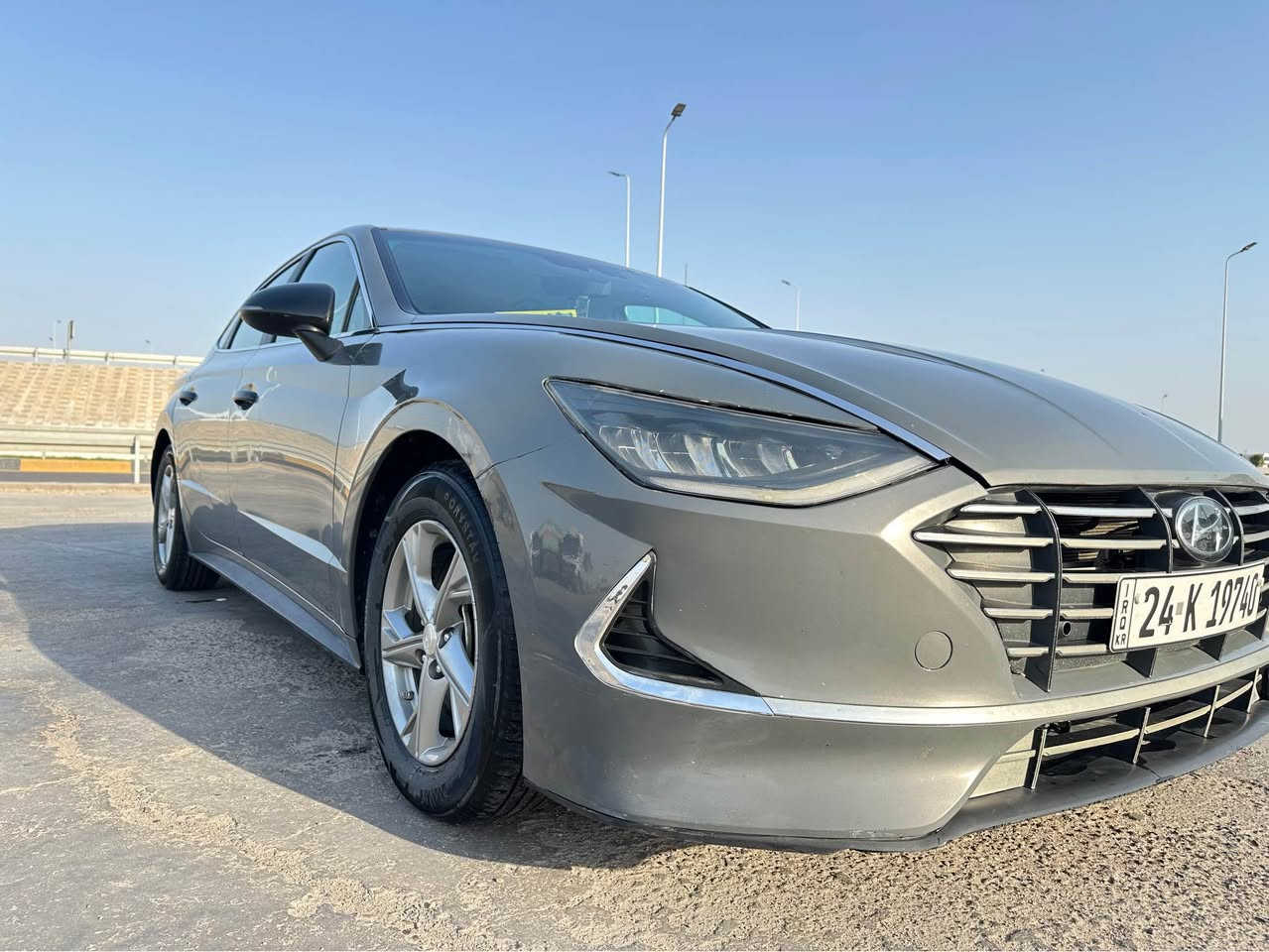 السلام عليكم 
سوناتا ٢٣ وارد امريكي حدثها خشم الجاملغ والبنيد وشبر بالجاملغ الخلفي صبغ ٣قطع والتكم سيارة نظيفه خير من الله محرك ٢.٥GDI تنفس طبيعي رقم دهوك شمالي بأسمي جاهز تحويل وكالة ماشيه ٣٧ميل 
مواصفاتها رادار امامي خلفي نقطه عمياء محيطي وباقي المواصفات المعروفة 
السعر ١٦٥ وبيها مجال للطيبين مكاني البصرة الزبير 
*********** البصرة, العراق
