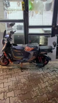 دراجه شحن h900(Hls) نظافه فول باتريات شرط بصمتين او تشغيل عند بعد دراج...