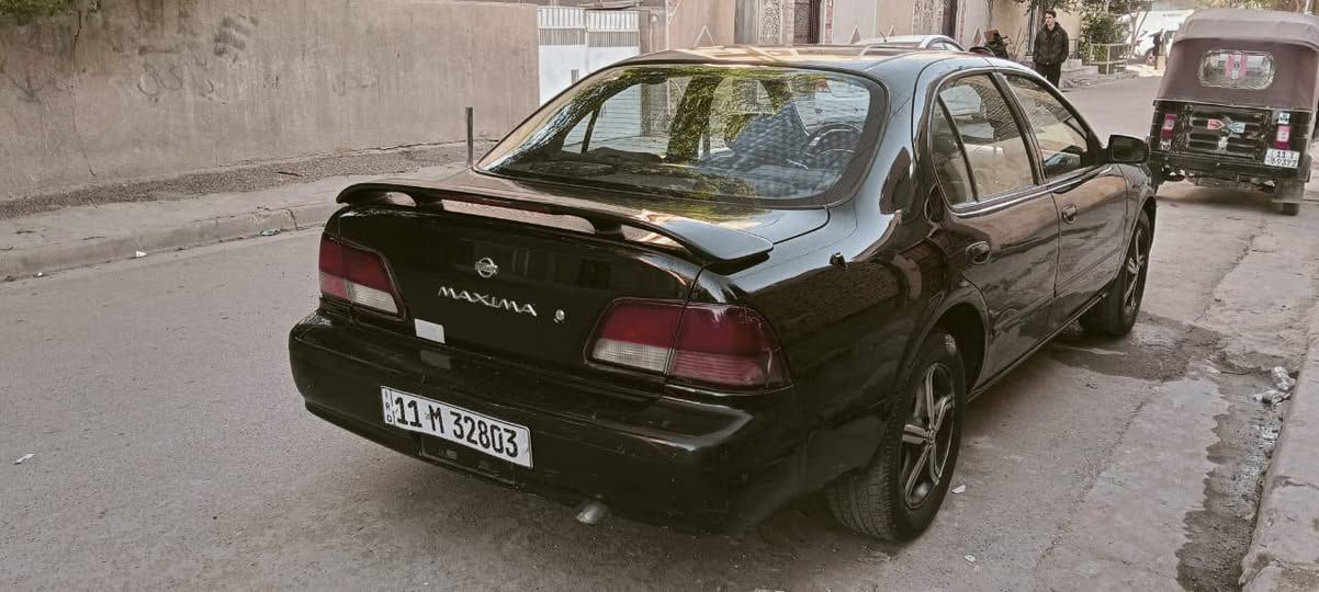 السلام عليكم نيسان مكزما موديل ٩٧ فول موصفات فتحة كشنات جلد كهربائي كير اوتو مكينه سته مكفوله من الضربه والصبغ تخم تاير صدر امامي خلفي جديد جام كهربائي سنتر لوك السياره عله وضع الشركه باسمي تحويل ثاني يوم السعر ٤٥ وبيه مجال الرقم ***********
